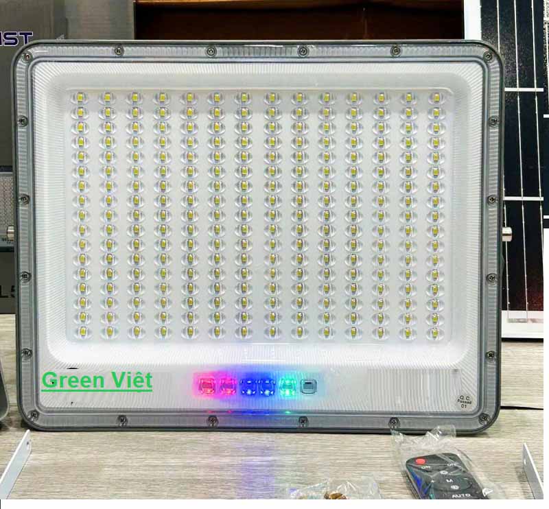 den-pha-nang-luong-mat-troi-100w-pv100-cao-cap