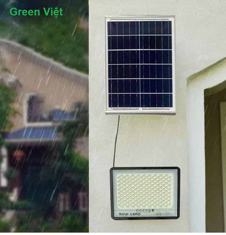 den-nang-luong-mat-troi-chong-choi-100w-dcl100