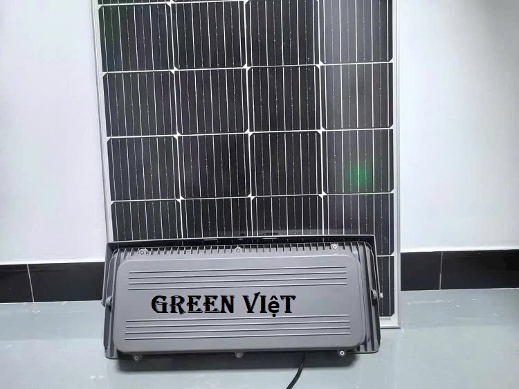 Đèn năng lượng mặt trời pha cốc den-nang-luong-mat-troi-pha-coc-200w-pc200