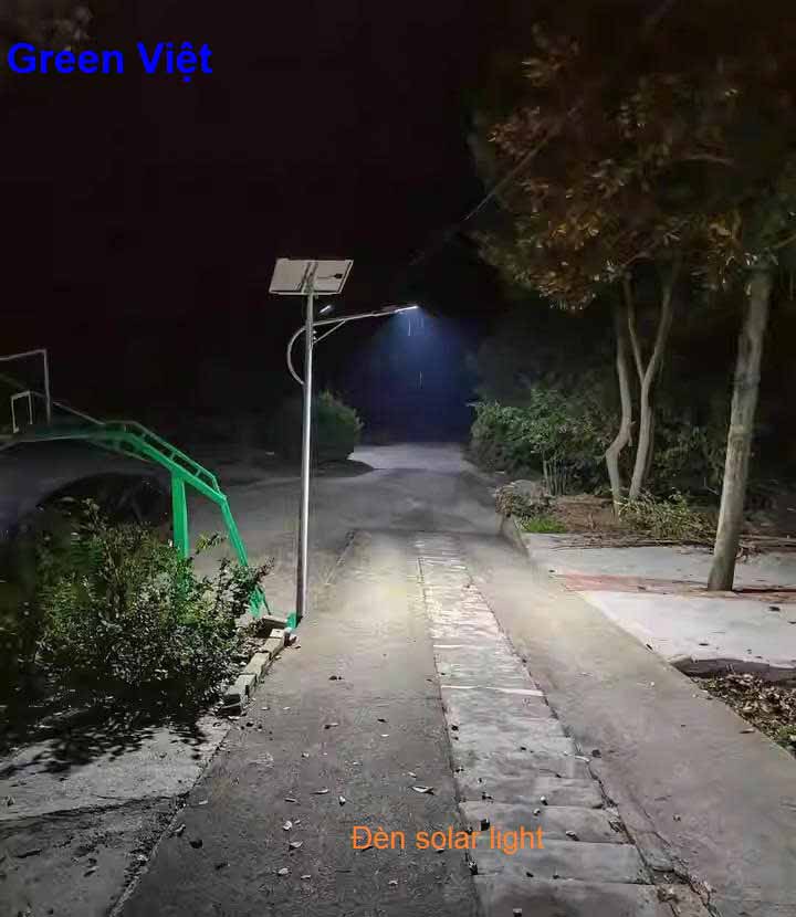 Đèn Solar Light UFO1000 den-san-vuon-solar-light-ufo1000-1000w