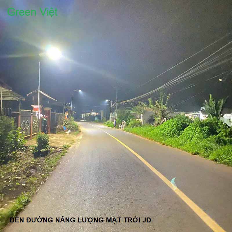 Đèn Năng Lượng Mặt Trời JD 2000W den-nang-luong-mat-troi-jd-l2000