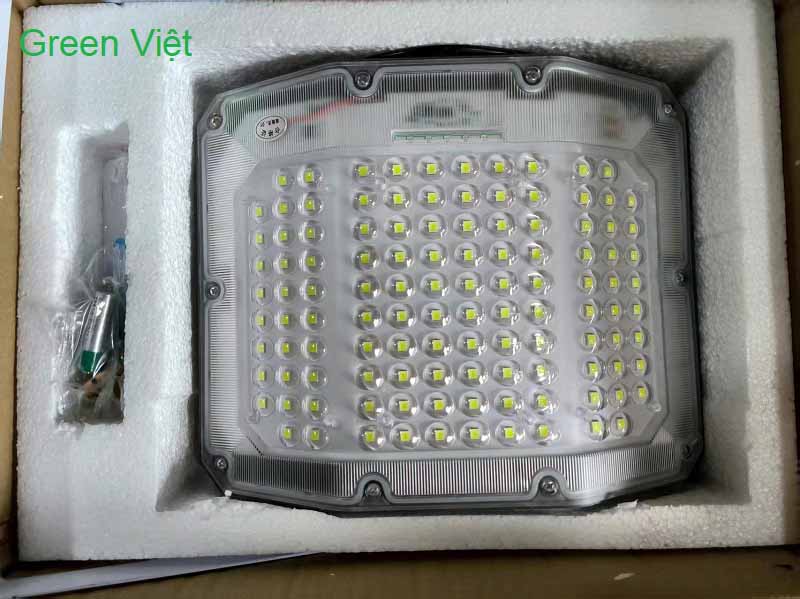 Đèn LED Năng Lượng Mặt Trời 100W