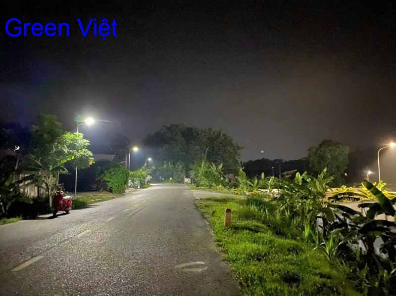 Đèn Led Năng Lượng Mặt Trời 500W den-led-nang-luong-mat-troi-bc-500w-mat-ngoc