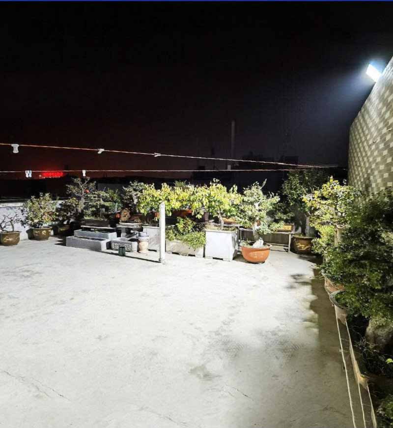 Đèn Pha Led Năng Lượng Mặt Trời 400W den-pha-led-nang-luong-mat-troi-400w-gv400-cao-cap