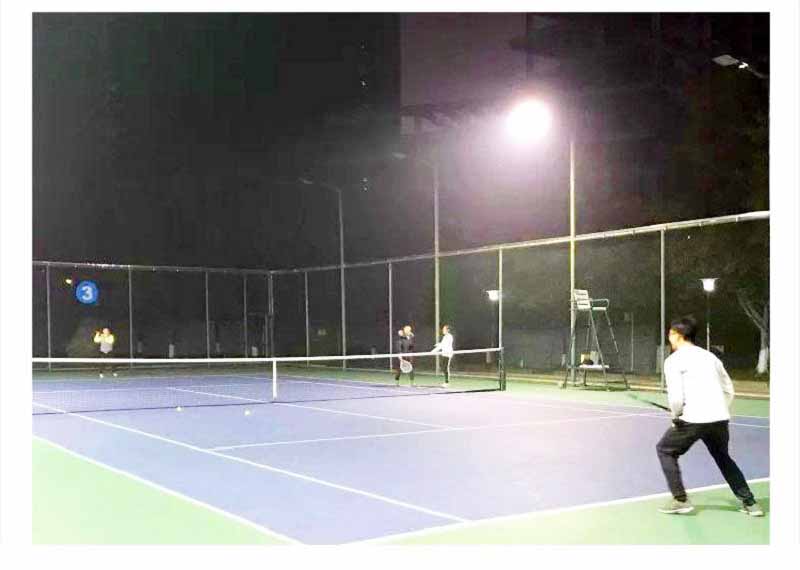 Đèn Pha Led Năng Lượng Mặt Trời 400W den-pha-led-nang-luong-mat-troi-400w-gv400-cao-cap