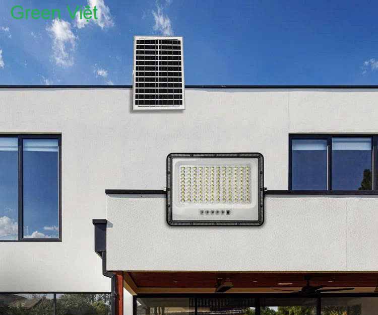 den-pha-led-nang-luong-mat-troi-p-100w