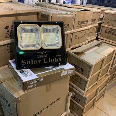 den-nang-luong-mat-troi-lap-nha-xuong-300w-den-solar-light-mn300