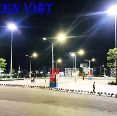 den-led-duong-100w-chiec-la