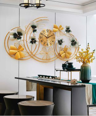 tranh-decor-nghe-thuat-thanh-xuan-dong-ho-treo-tuong