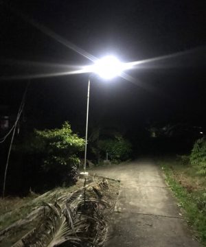 Đèn năng lượng mặt trời lắp đường giao thông JN – 200W 15 den-nang-luong-mat-troi-lap-duong-giao-thong-jn-200w