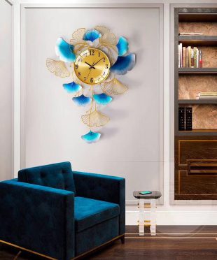 dong-ho-treo-tuong-rang-xuan-trang-tri-phong-khach-dh152-em-co-the-ve-ben-anh-khong