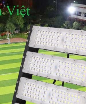 den-pha-chieu-san-bong-oem-philips-150w-smd