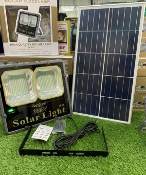 den-nang-luong-mat-troi-cao-cap-300w-den-pha-solar-light-300tsn