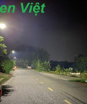 den-nang-luong-mat-troi-cao-cap-lap-duong-giao-thong-100w-131
