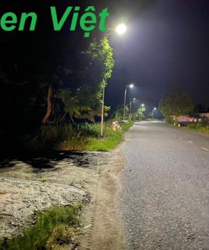 den-nang-luong-mat-troi-cao-cap-lap-duong-giao-thong-100w-131