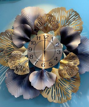 dong-ho-treo-tuong-nghe-thuat-hoa-sat-trang-tri-phong-khach-g2020