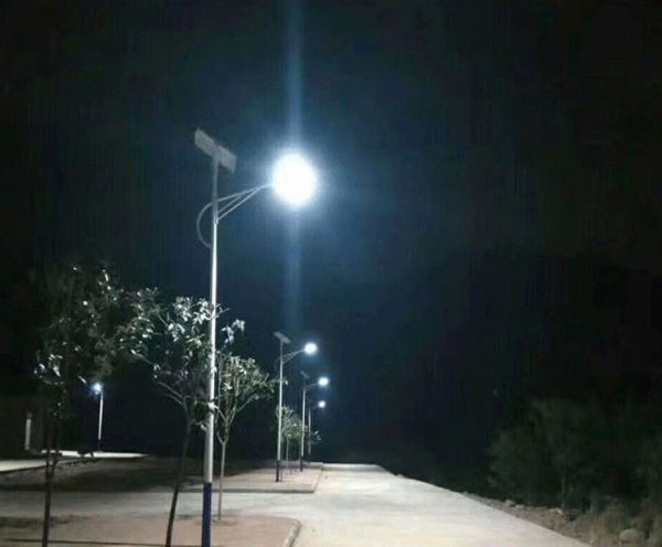 den-duong-nang-luong-mat-troi-50w-den-du-an-solar-light-50w-1