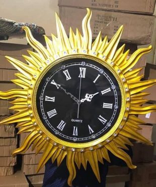 dong-ho-trang-tri-nghe-thuat-hinh-ong-mat-troi-cho-phong-khach-d11