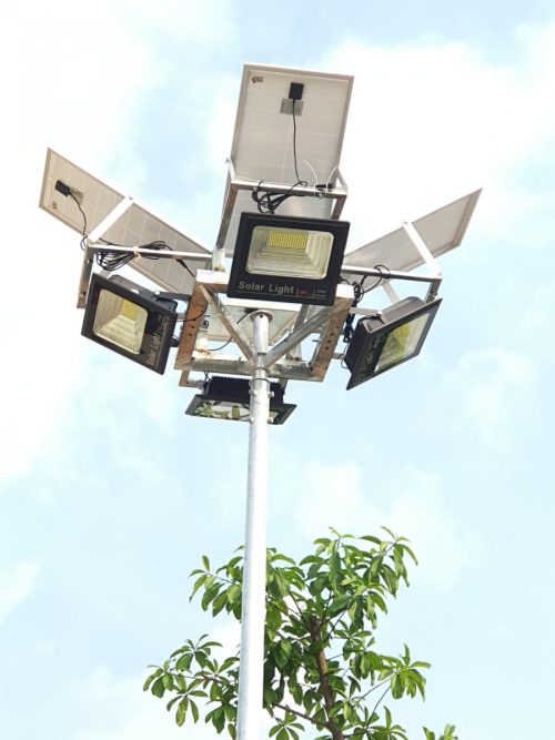 den-pha-40w-nang-luong-mat-troi-co-hien-thi-bao-pin