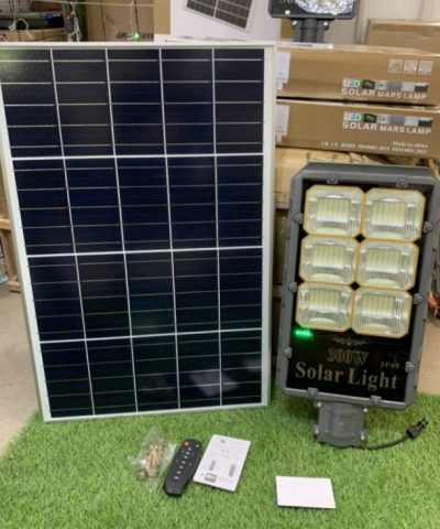 den-nang-luong-mat-troi-cao-cap-300w-lap-duong-giao-thong