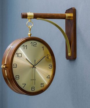 dong-ho-trang-tri-nghe-thuat-t1577-khong-gian-hien-dai