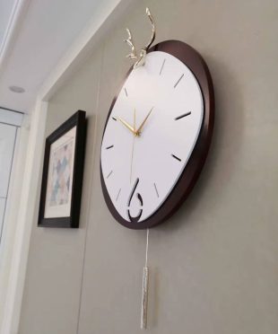 dong-ho-treo-tuong-decor-phong-khach-bh734