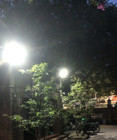 den-nang-luong-mat-troi-300w-ip67-den-nang-luong-cao-cap-solar-light