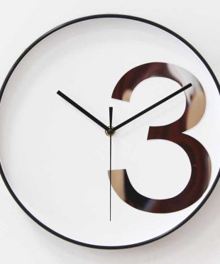 dong-ho-treo-tuong-van-phong-so-3-may-man