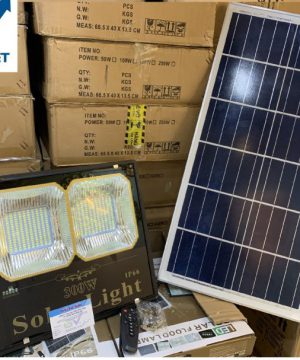 den-nang-luong-mat-troi-lap-phu-tho-den-san-vuon