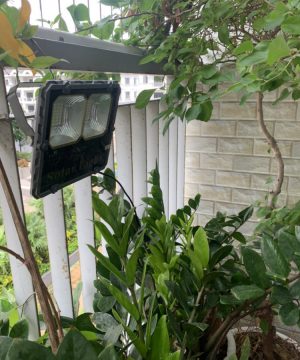 den-nang-luong-mat-troi-lap-bep-60w-den-cao-cap-sieu-sang