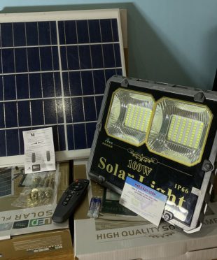 den-nang-luong-mat-troi-sieu-sang-100w-den-lap-vuon-cao-cap-tsn100