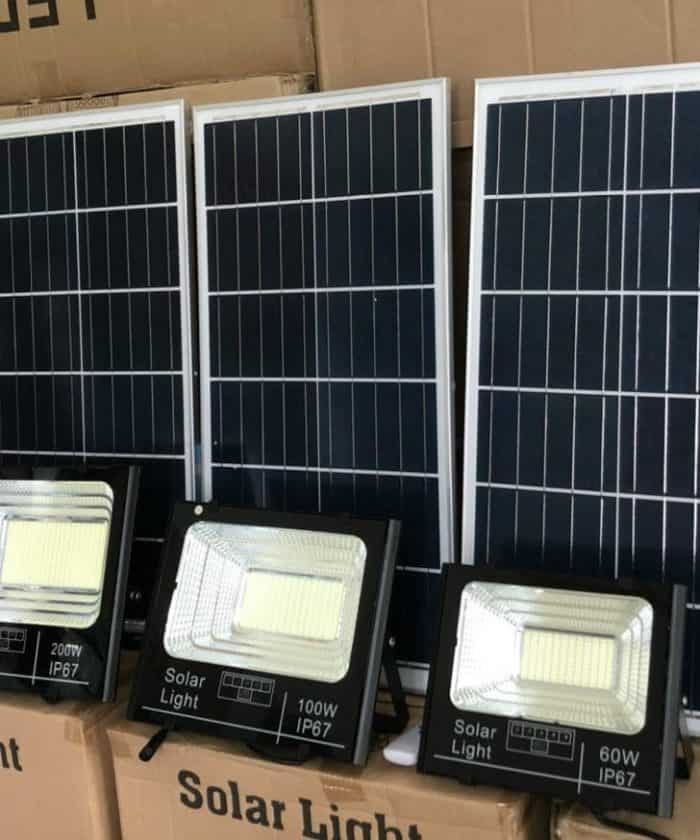 den-nang-luong-mat-troi-100w-bao-pin-vo-nhom