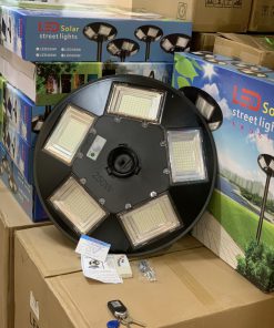 den-nang-luong-mat-troi-lap-vuon-cao-cap-250w