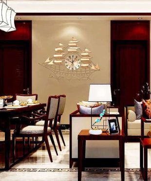 dong-ho-trang-tri-thuan-buom-xuoi-gio-mau-vang-tt22095