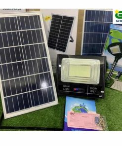 mua-den-nang-luong-mat-troi-100w-pin-roi-dpl100
