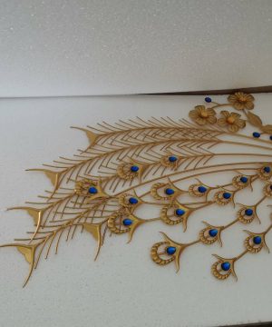 dong-ho-treo-tuong-nghe-thuat-t15018-chim-cong-vang-may-man