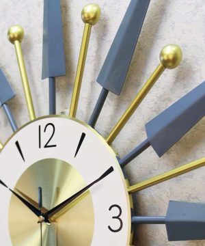 dong-ho-treo-tuong-nghe-thuat-tt15039-vuong-niem-nu-than-mat-troi