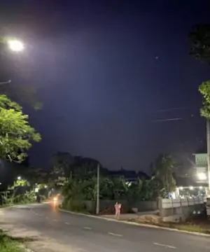 den-duong-nang-luong-mat-troi-sieu-sang-200w-lap-duong-giao-thong-200w-j200