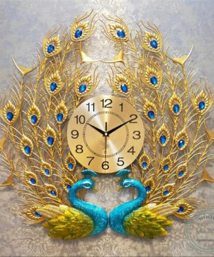 dong-ho-nghe-thuat-tt22094-cong-doi-trang-tri-phong-khach