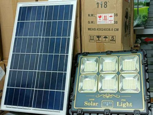 den-nang-luong-mat-troi-sieu-sang-300w-ma-gjt300