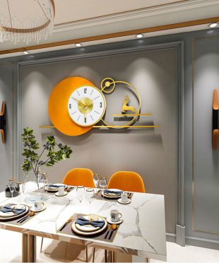 dong-ho-trang-tri-nghe-thuat-tt23063-loc-vang-may-man