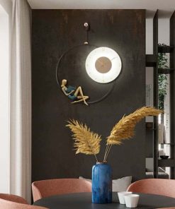 dong-ho-treo-tuong-decor-tt23095-nang-tho-ben-anh-trang
