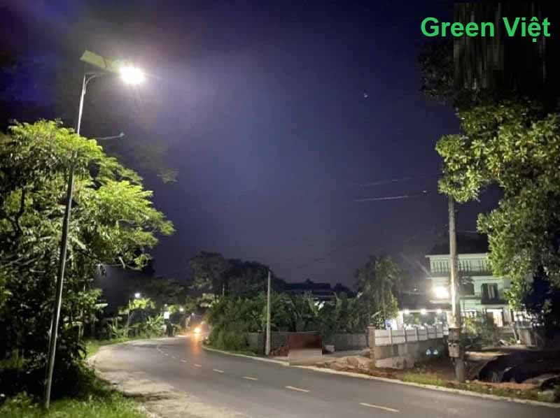 Đèn đường năng lượng mặt trời den-duong-nang-luong-mat-troi