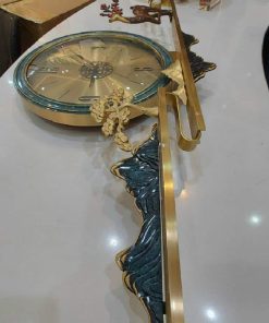 dong-ho-treo-tuong-trang-tri-bang-dong-tt23049-1b-qua-tang-cao-cap