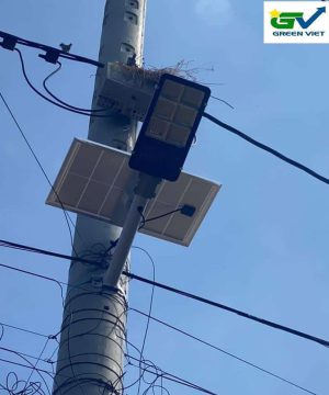 den-duong-led-nang-luong-mat-troi-300w-lap-san-vuon; đèn năng lượng mặt trời; đèn năng lượng 300w;