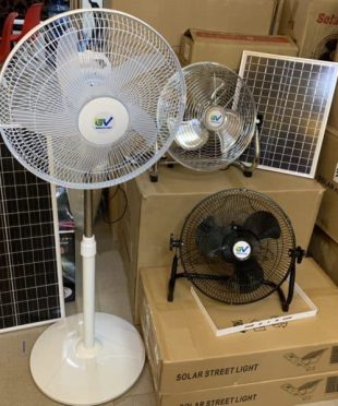 quat-tich-dien-nang-luong-mat-troi-tot-va-dang-mua-nhat-2022