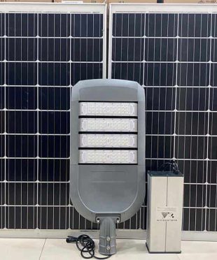 den-nang-luong-mat-troi-200w-ltb200-den-lap-duong-giao-thong
