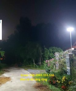 den-nang-luong-mat-troi-500w-ufo500a-lap-san-vuon-hinh-dia-bay