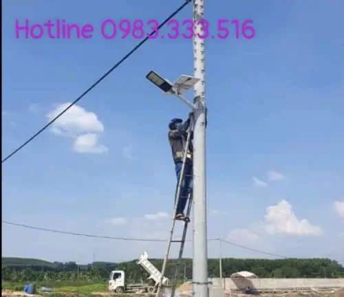 den-300w-den-duong-nang-luong-mat-troi-anh-sang-trang-300w-bc-300