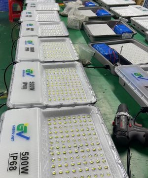 den-pha-nang-luong-mat-troi-lap-cong-trinh-cao-cap-500w-gv5054